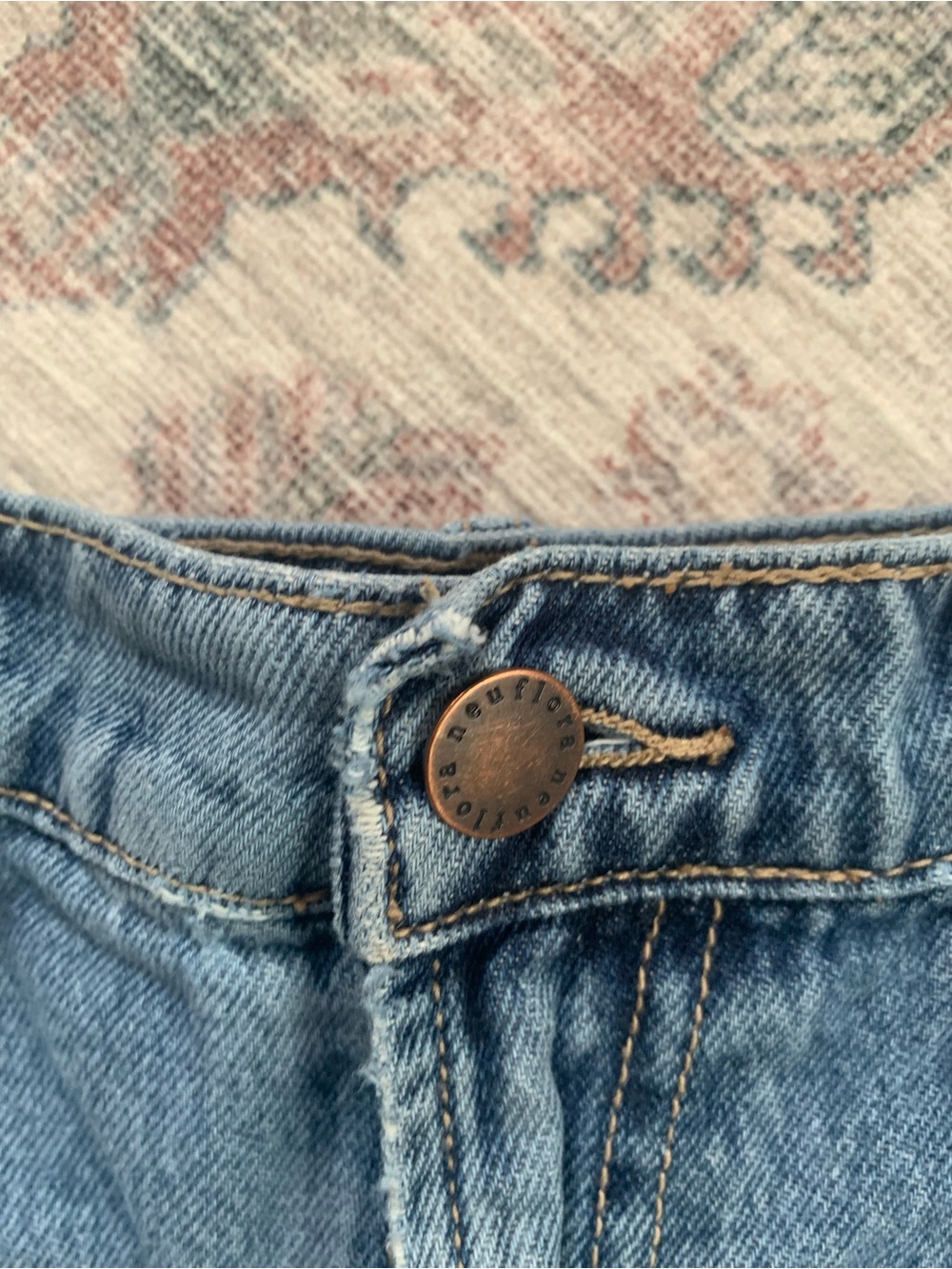 Neuflora High-Rise is Blue Denim Shorts - Picture 3 of 4
